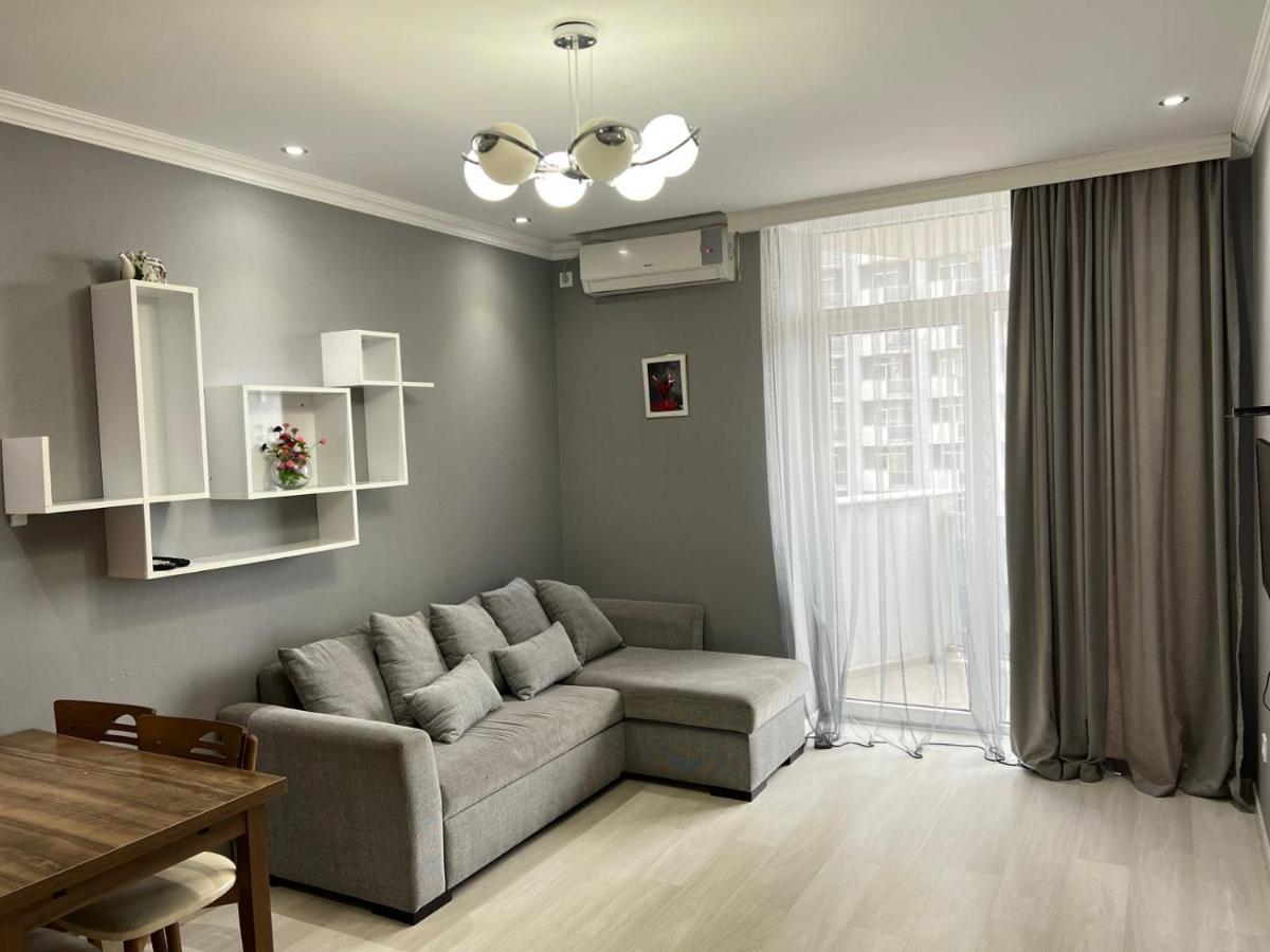 Holiday Lux Tower Batoumi Extérieur photo