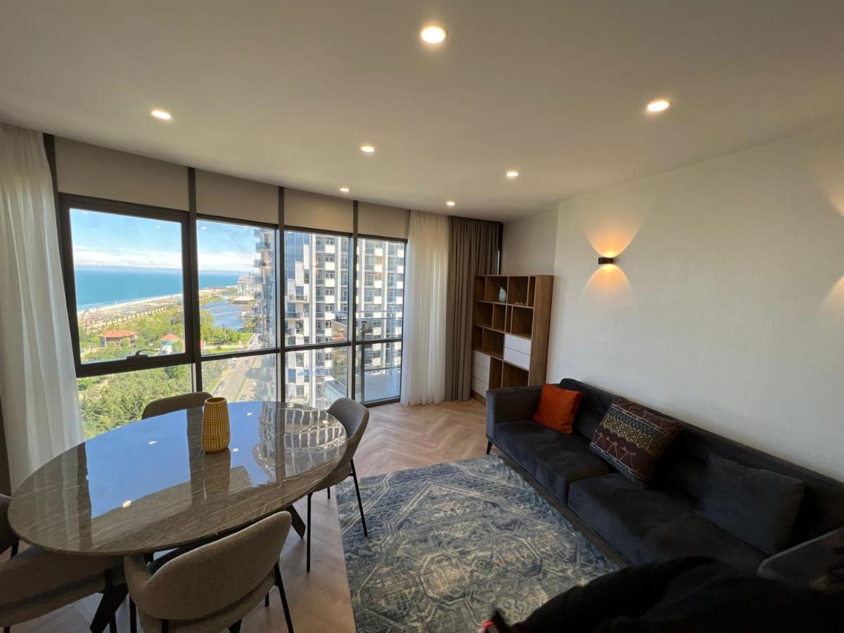 Holiday Lux Tower Batoumi Extérieur photo