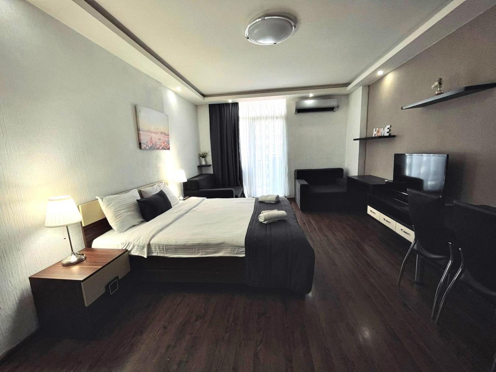 Holiday Lux Tower Batoumi Extérieur photo