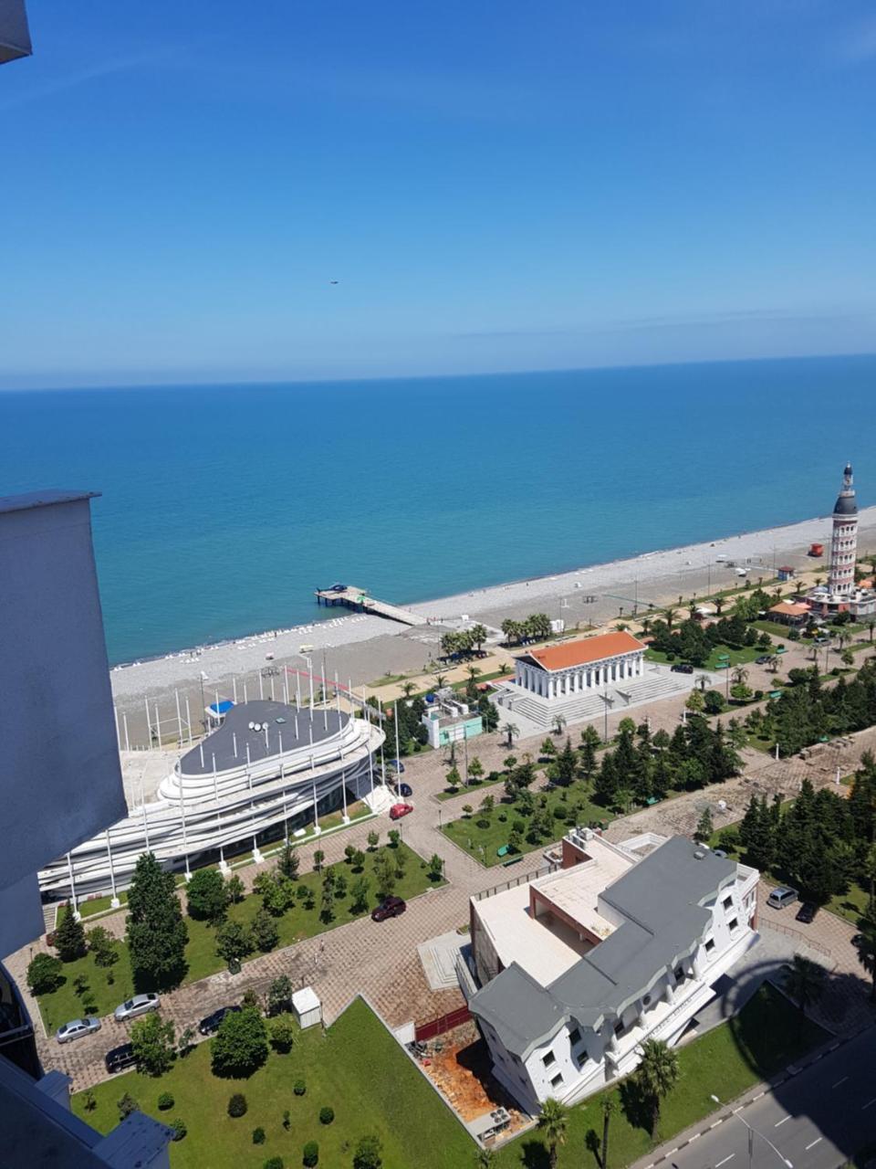 Holiday Lux Tower Batoumi Extérieur photo
